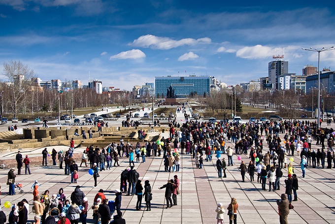 Эспланада сегодня мероприятия. Reserved Пермь Эспланада. Пермь день города Эспланада. Серый город Пермь. Концерт на эспланаде в Перми сегодня.